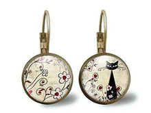 Charger l'image dans la galerie, boucles d'oreilles cabochon "Le chat au milieu des fleurs" - femme cadeau de noel - - cadeau d'anniversaire (ref33)