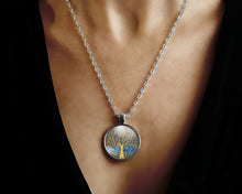 Charger l'image dans la galerie, Collier cabochon, collier illustré Klimt "l'arbre de la vie",   argenté antique