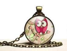 Charger l&#39;image dans la galerie, Collier cabochon, collier illustré hibou &quot;la chouette rose&quot;, bronze (ref.80)