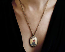 Charger l&#39;image dans la galerie, Collier Robe Cabochon &quot;l&#39;atelier de couture&quot; bronze (ref.26)