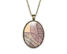 Charger l&#39;image dans la galerie, Collier Feuille de cabochon &quot;Feuilles violettes&quot; bronze (ref.45)