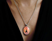 Charger l&#39;image dans la galerie, Collier Cabochon Chat &quot;automne&quot;, argenté (ref.28a)