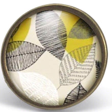Charger l&#39;image dans la galerie, Bague Cabochon - Feuille &quot;Fleurs Jaunes Et Grises&quot; , bronze (ref.23)