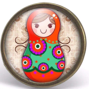Bague cabochon, bague illustrée par matryoshka, "la poupée russe", bronze (ref.75)