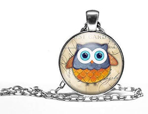 Collier cabochon, collier illustré "le hibou estampé",   argenté (ref.87a)