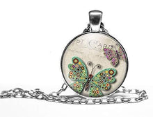 Charger l&#39;image dans la galerie, Collier cabochon, papillons de collier illustrés &quot;la carte postale&quot;, argenté (ref.87a)