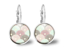 Charger l&#39;image dans la galerie, Boucles d&#39;oreilles Fleurs Cabochon &quot;Fleurs Japonaises&quot;,(ref.16a)