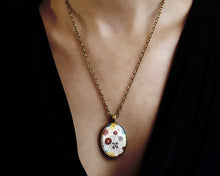 Charger l&#39;image dans la galerie, Collier Cabochon Fleur &quot;Fleurs abstraites&quot;,  bronze (ref.21)
