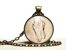 Charger l&#39;image dans la galerie, Collier cabochon, collier illustré &quot;danse classique&quot;, bronze (ref.72)