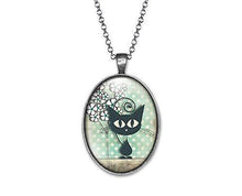 Charger l&#39;image dans la galerie, Collier Chat Cabochon &quot;Le Chat Et Les Pois&quot; argenté  (ref.50a)