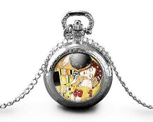 Charger l&#39;image dans la galerie, Montre gousset  Klimt &quot;le baiser&quot;     argenté (ref.13a)