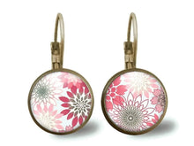 Charger l&#39;image dans la galerie, boucles d&#39;oreilles cabochon &quot;Fleurs roses&quot; - femme cadeau de noel - - cadeau d&#39;anniversaire (ref.9)