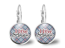 Charger l&#39;image dans la galerie, Boucles d&#39;oreilles Cabochon, Londres &quot;i Love London&quot;  argenté (ref.36a)