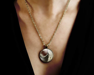 Collier cabochon, collier "nuit noire" illustré, bronze (ref.55)