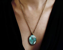 Charger l&#39;image dans la galerie, Collier Cabochon Fleur &quot;Les Fleurs Vertes&quot;    bronze (ref.7)