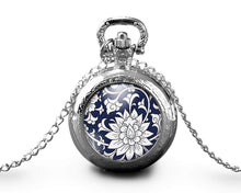 Charger l&#39;image dans la galerie, Montre gousset fleurs collier &quot;Fleurs bleues&quot;, femme, cadeau de Noël     argenté (ref.57a)