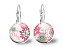 Charger l&#39;image dans la galerie, Boucles d&#39;oreilles Fleur Cabochon &quot;Fleurs roses&quot;  argenté (ref.9a)