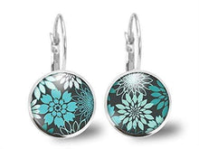 Charger l&#39;image dans la galerie, Boucles d&#39;oreilles Fleur Cabochon &quot;Les Fleurs Vertes&quot;  argenté (ref.7a)
