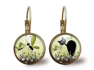 Boucles d'oreilles Cabochon "le chat dans le pré",  bronze (ref.702)